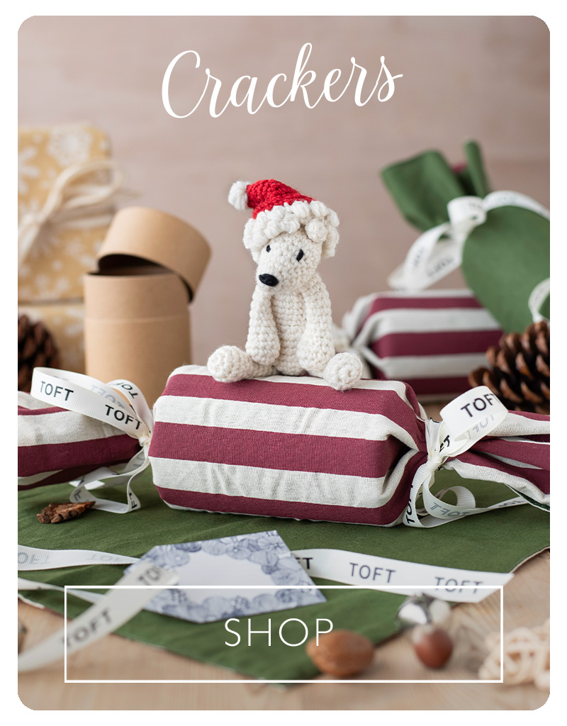 Crackers polar bear toft crochet pattern gift christmas.jpg